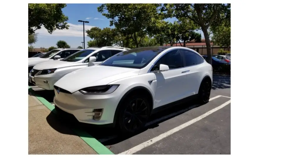 REASONS WHY TESLA ELECTRIC VEHICLE COSTS SO MUCH