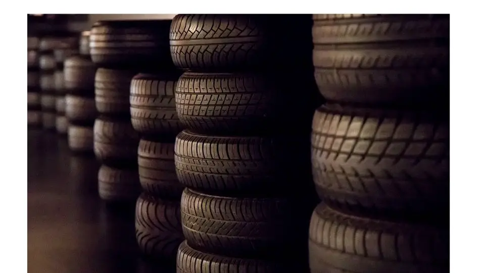 comparison between dicount and cotsco tires